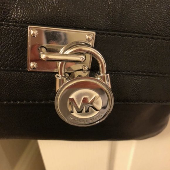 MICHAEL KORS  Black Leather Shoulder purse - Picture 4 of 4